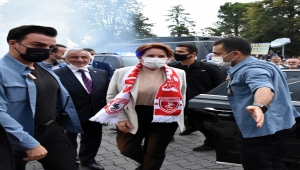 İYİ Parti Genel Başkanı Akşener Samsun'da esnafı ziyaret etti