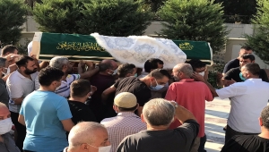 İzmir'de otomobilin çarptığı çocuk toprağa verildi