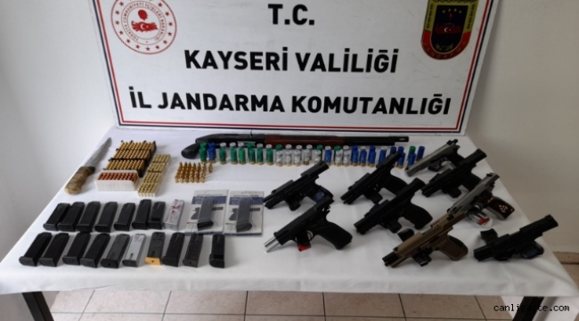 Kayseri'de 11 ayrı adrese eş zamanlı baskında çok sayıda silah ele geçirildi