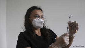 Kayseri'de Dedesini Kovid-19'dan kaybeden hemşirenin aşı çabası