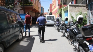 Kayseri'de eşi ve çocuklarını rehin alıp evi yakmaya çalışan zanlı gözaltına alındı
