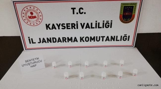 Kayseri'de uyuşturucu operasyonu: 2 gözaltı, 300 yeşil reçeteli hap ele geçirildi