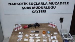 Kayseri Emniyetinden narkotik operasyonu: 2 satıcı, 3 kullanıcı paketlendi