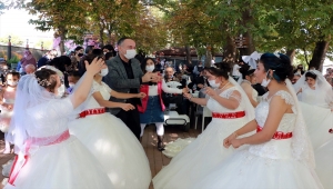 Kırıkkale'de engelli genç kızlar temsili düğünde eğlendi