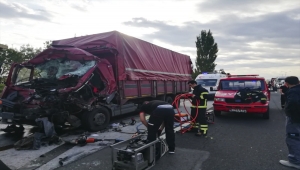 Kırklareli'nde tıra çarpan kamyon sürücüsü öldü