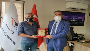 KKTC Okçuluk Federasyonu Başkanı Serhat Deniz'den TOF Başkanı Abdullah Topaloğlu'na ziyaret 