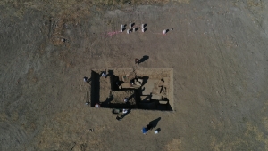 Magnesia'daki kazılarda Zeus Tapınağı'nın giriş kapısına ulaşıldı