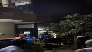 Mersin'de üzerine asansör kabini düşen kadın öldü