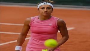 Milli tenisçi Çağla Büyükakçay, İsviçre'de yarı finale yükseldi