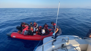 Muğla'da Türk kara sularına itilen 26 düzensiz göçmen kurtarıldı