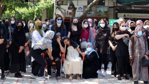 Nevşehir'de trafik kazasında hayatını kaybeden genç kız, Manisa'da son yolculuğuna uğurlandı