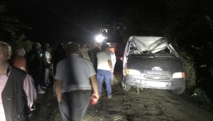 Samsun'da minibüsün devrilmesi sonucu 13 kişi yaralandı
