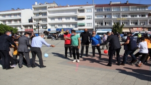 Sinop'ta afetzede çocukların yüzü oyun etkinliğiyle güldü
