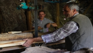 Sivas'ta 150 yıllık değirmende geleneksel üretim devam ediyor