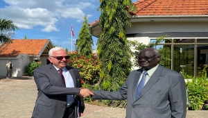 Türkiye'nin Cuba Büyükelçisi Mutaf, Türkiye bursu kazanan Güney Sudanlı öğrencilerle görüştü