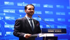 Uluslararası Öğrenci Dernekleri Federasyonu Yönetim Kurulu Başkanlığına Osman Akgül seçildi 