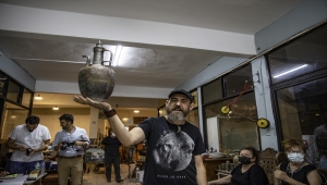 Üsküdar ve Balat'ın akşam mezatları İstanbul'a güzellik katıyor