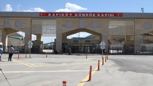 Van'da 19 aydır kapalı Kapıköy Gümrük Kapısı'ndan geçişler başladı