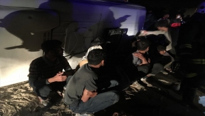 Van'da düzensiz göçmenleri taşıyan minibüs devrildi: 9 yaralı