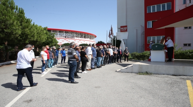 Vefat eden Erdoğan Saçak için Antalyaspor'da tören düzenlendi
