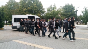 Vezirköprü'de belediye binasının taşlanmasıyla ilgili 8 kişi gözaltına alındı