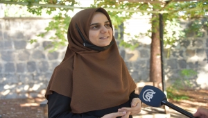Yangın ihbarına giden itfaiye ekibine öğrencilerden sürpriz kutlama