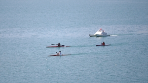 Adana'da, Cumhuriyet Bayramı kapsamında Durgun Su Kano Yarışları yapıldı