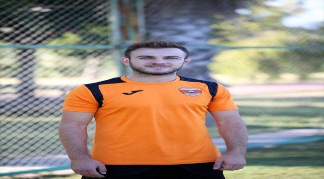 Adanaspor'un orta saha oyuncusu Celil Yüksel'den taraftara çağrı: