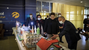 Aile ve Sosyal Hizmetler Bakanı Yanık, huzurevindeki yaşlılarla bir araya geldi: