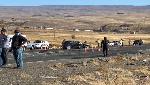 Ambulans ile otomobilin çarpıştığı kazada 7 kişi yaralandı
