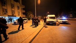 Antalya'da kız arkadaşını bıçaklayan kişi gözaltına alındı