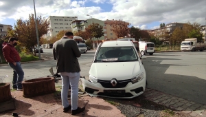 Ataşehir'deki trafik kazasında 2 kişi yaralandı