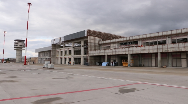 Bakan Karaismailoğlu yeni Tokat Havalimanı inşaatında inceleme yaptı:
