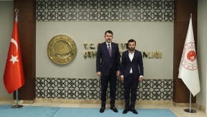 Bakan Kurum, Sokak Atıkları Toplayıcıları Derneği Başkanı Karaman'ı kabul etti