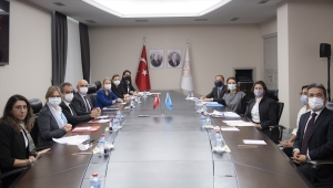 Bakan Özer, UNICEF Avrupa ve Orta Asya Bölge Direktörü Khan'ı kabul etti