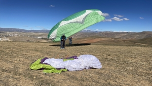 Bayburt'ta yamaç paraşütü pilotları yetiştiriliyor