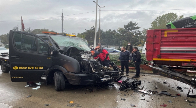 Bolu'da 3 aracın karıştığı kazada 1 kişi yaralandı