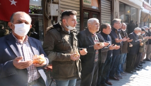 Bolu'da 7 asırdır her cuma yapılan esnaf duası geleneği sürdürülüyor