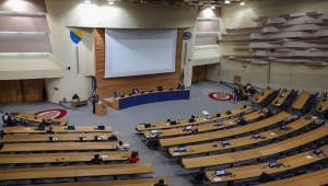 Bosna Hersek Yüksek Temsilcisi Schmidt: "Toprak bütünlüğünü tehlikeye atan söylemlere son verilmeli"