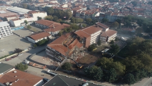 Bursa'da 34 yıllık hükümet konağının yıkımı gerçekleştirildi