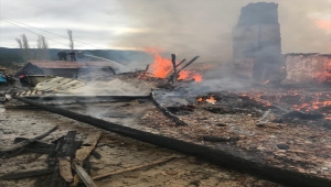 Çorum'da iki ev yandı