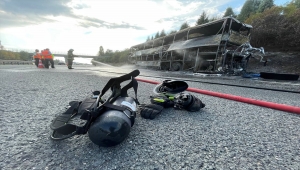 Düzce'de boş yolcu otobüsü yanarak kullanılamaz hale geldi