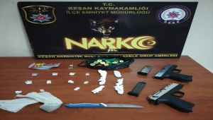 Edirne'de uyuşturucu operasyonunda polise mukavemet eden 3 kişi gözaltına alındı