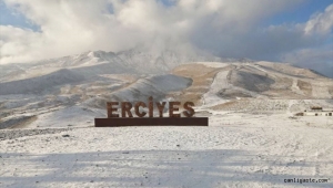 Erciyes'e kar yağdı