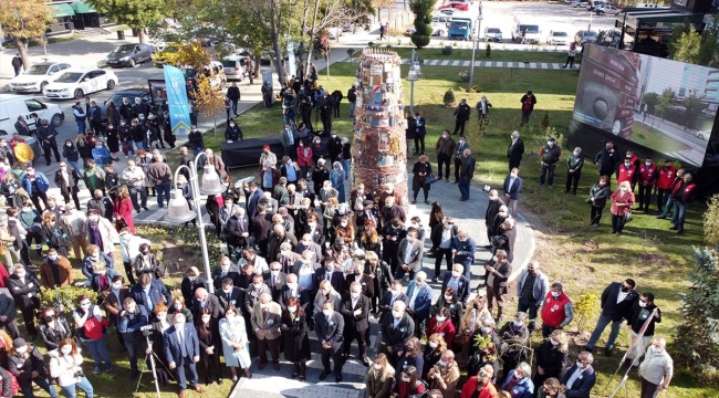 Eskişehir'de Kovid-19 salgınında ölen sağlık çalışanları için yaptırılan anıt açıldı 