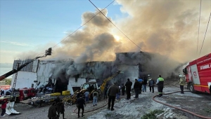 GÜNCELLEME 2 - Avcılar'da geri dönüşüm tesisinde yangın