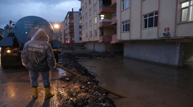 GÜNCELLEME - Şiddetli yağış Bozkurt'un sokaklarını yeniden sular altında bıraktı