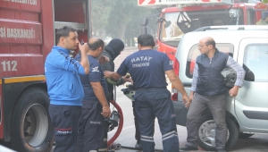 Hatay'da yangın çıkan evde mahsur kalan köpek yavrusu kurtarıldı