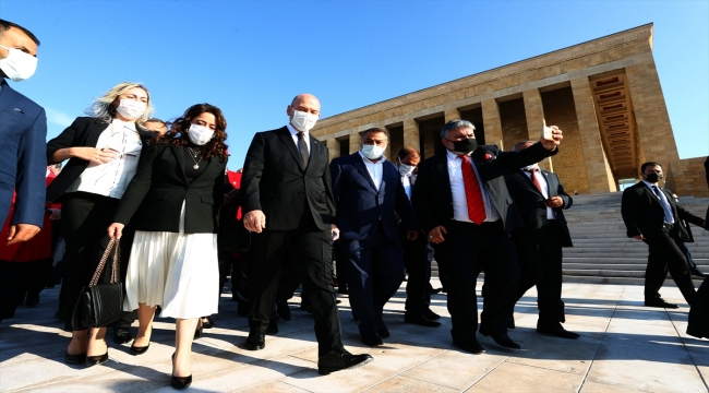 İçişleri Bakanı Soylu ve beraberindeki heyet Anıtkabir'i ziyaret etti