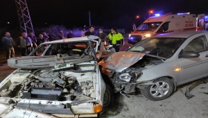 İki otomobilin çarpıştığı kazada 6 kişi yaralandı